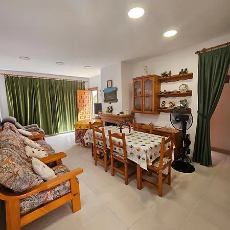 Floral Urb.las Marinas Apartment